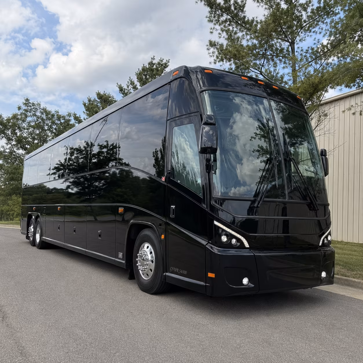 airport shuttle buses to and from muskegon county airport mkg
