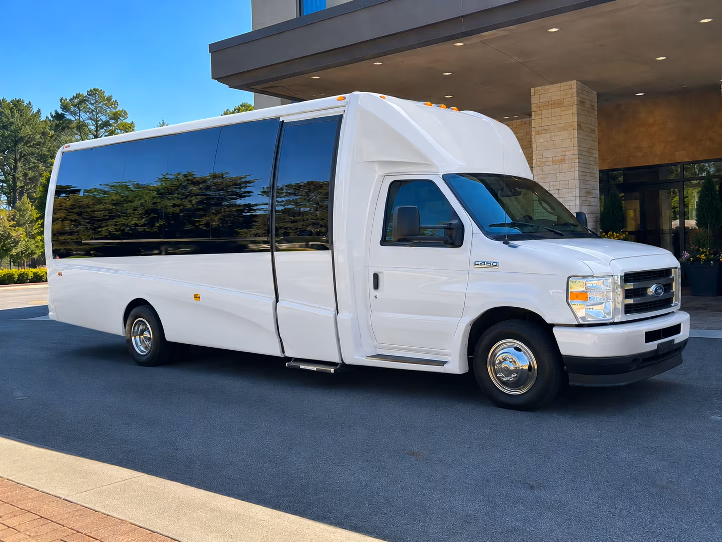 corporate airport transfer buses serving west michigan