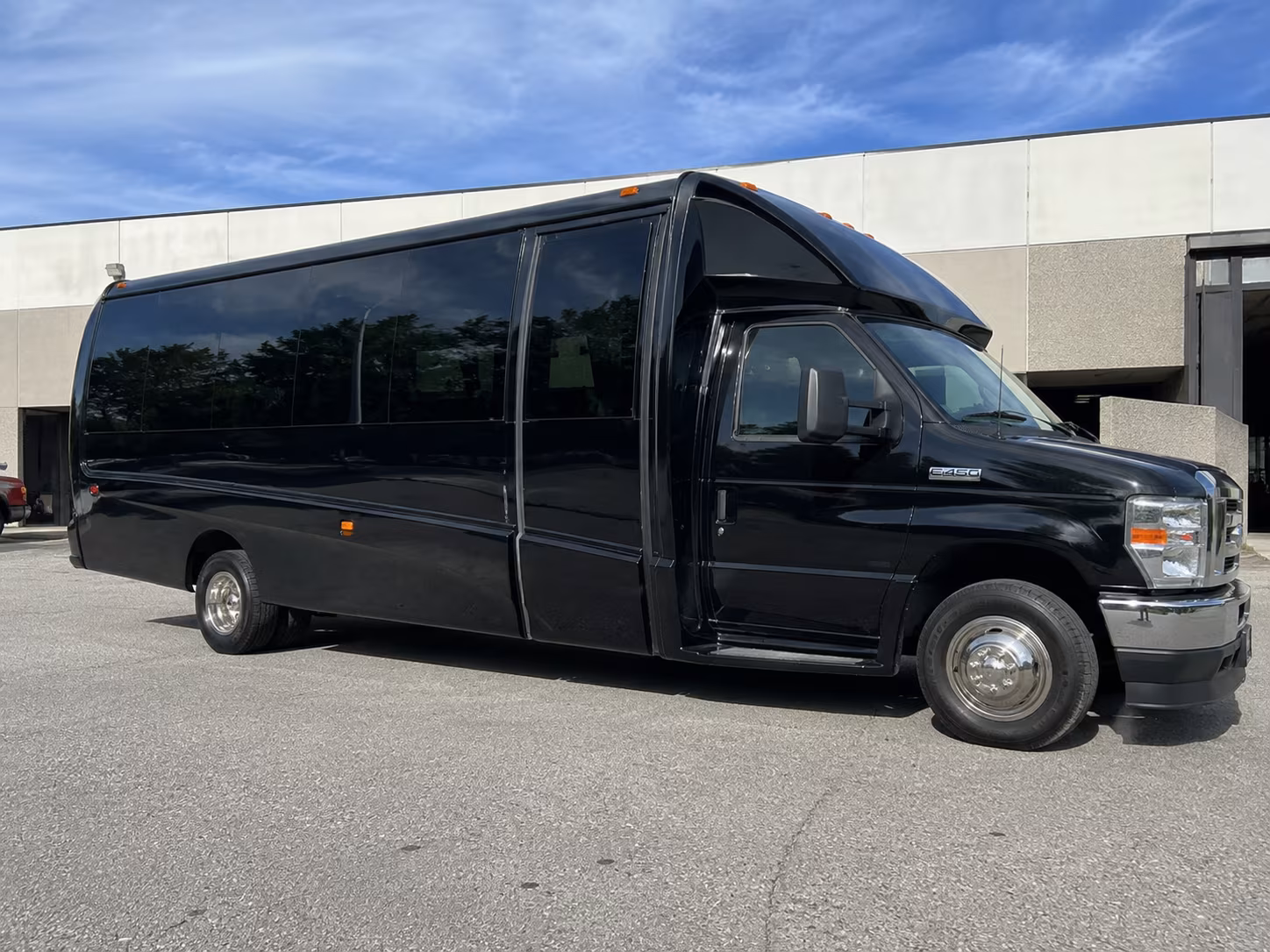group buses to grand rapids concert venues and amphitheaters