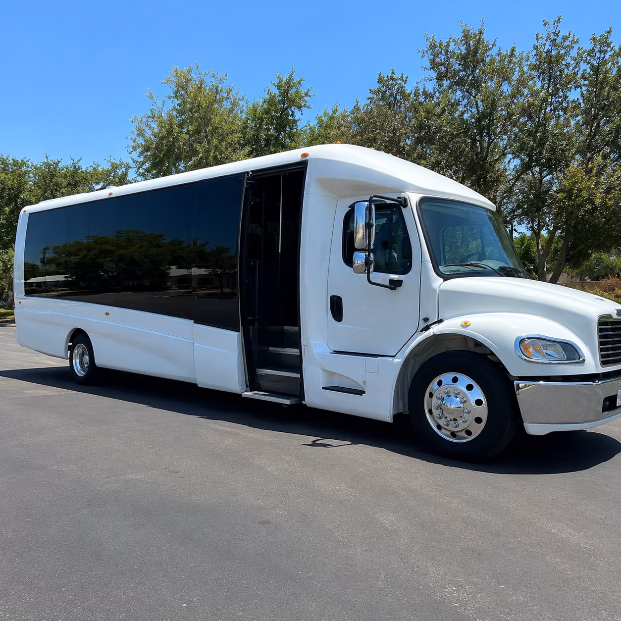 lake michigan shore excursions and winery tour buses near shelby