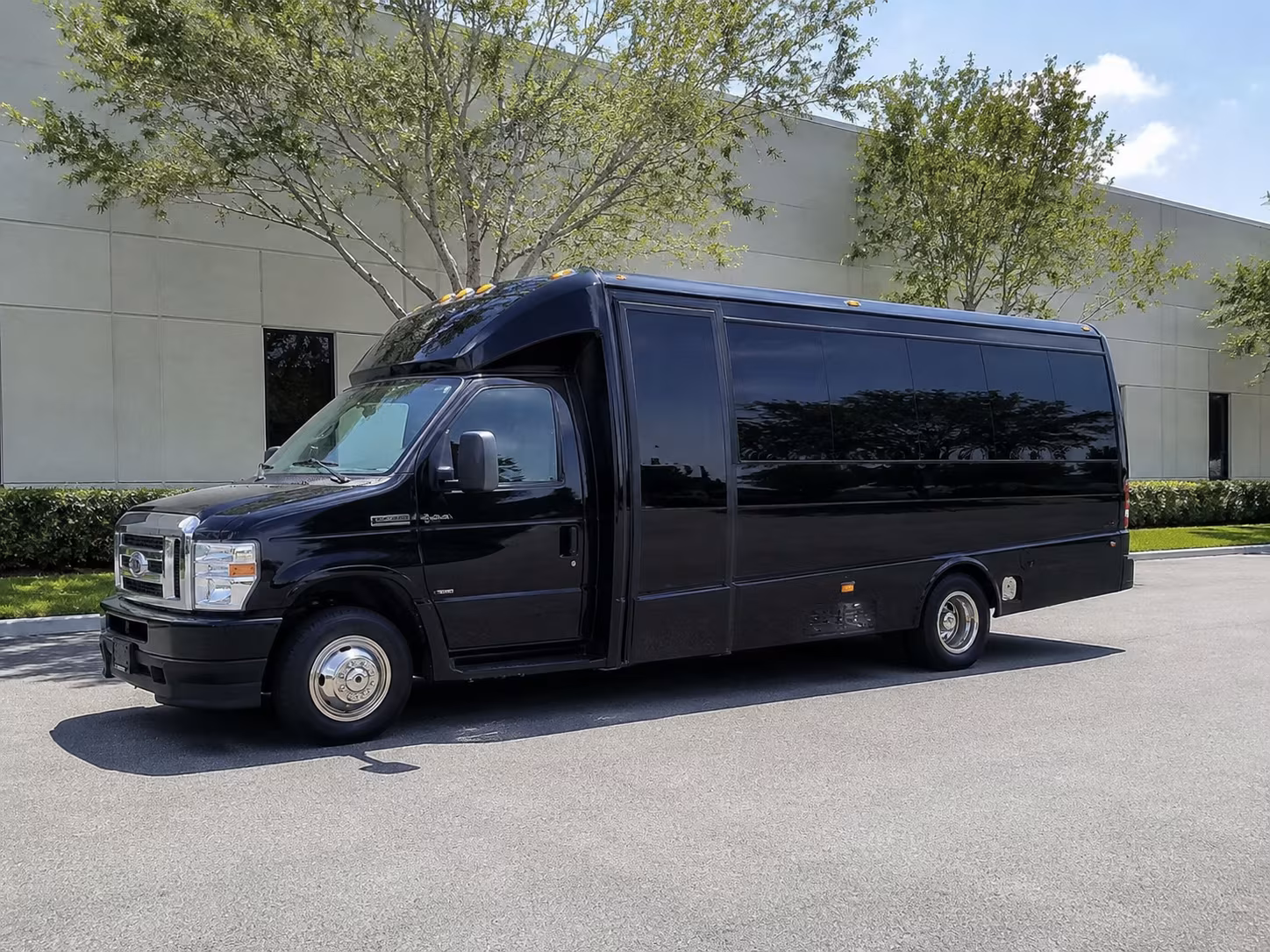 minibuses for agricultural and orchard field trips in oceana county