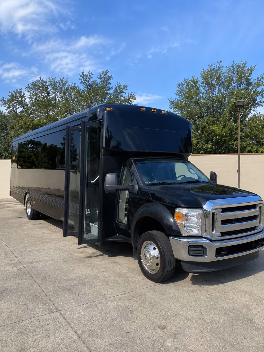 shelby 20 passenger party bus