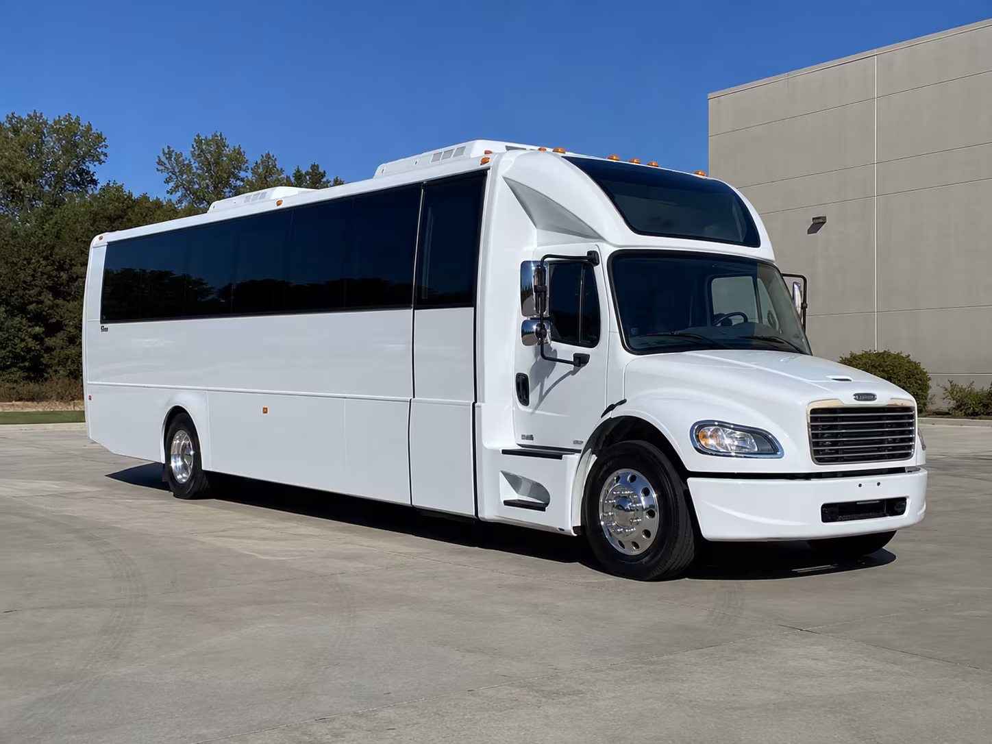 shelby 28 passenger party bus